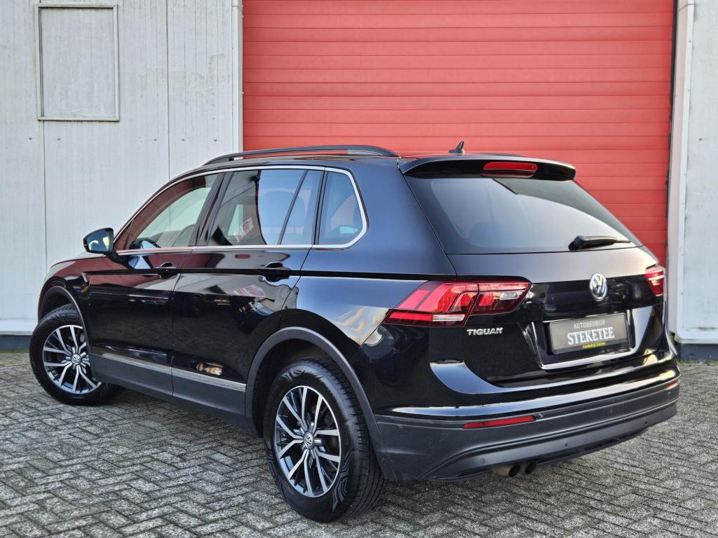 Volkswagen Tiguan 1.4 tsi act connected series | pano | acc