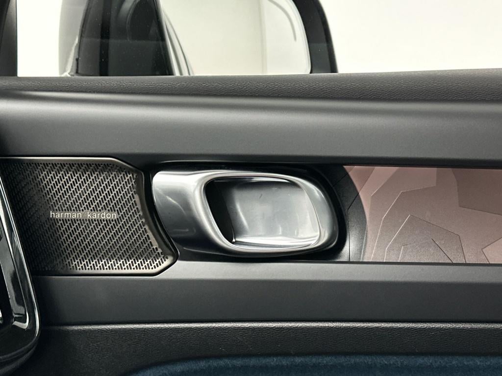 Volvo XC40 t5 262pk recharge ultimate dark | adap.cruise| panodak| trekhaak