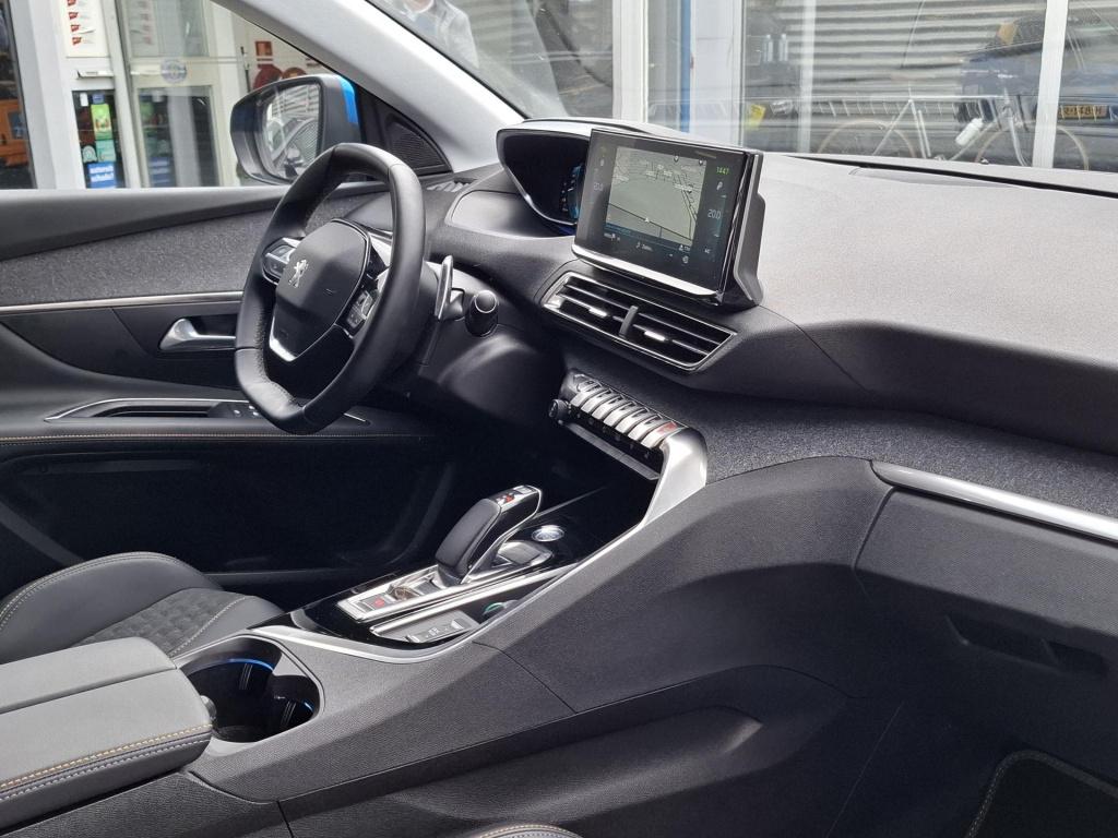 Peugeot 3008 suv 1.6 hybrid 225 eat8 automaat road trip nav/cam