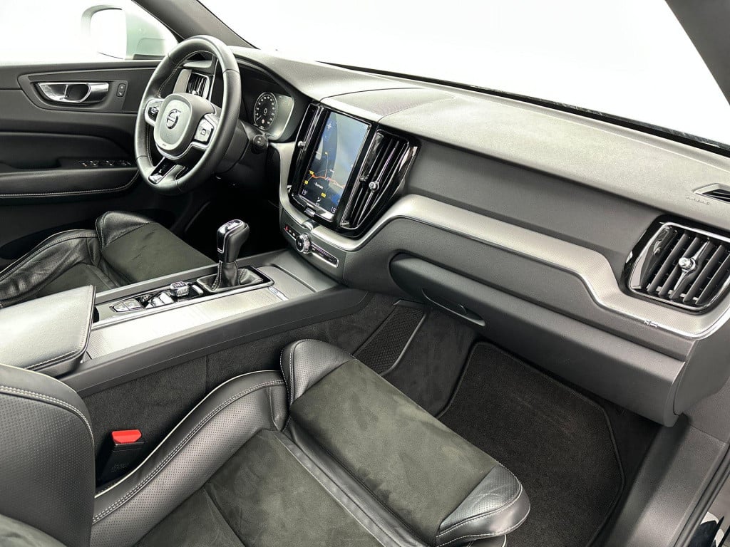 Volvo XC60 2.0 d4 r-design leder camera trekhaak