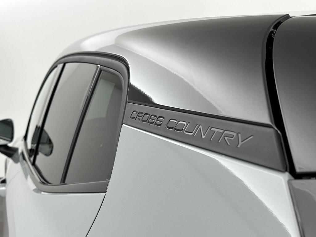 Volvo Ex30 cross country p5 long range ultra europa