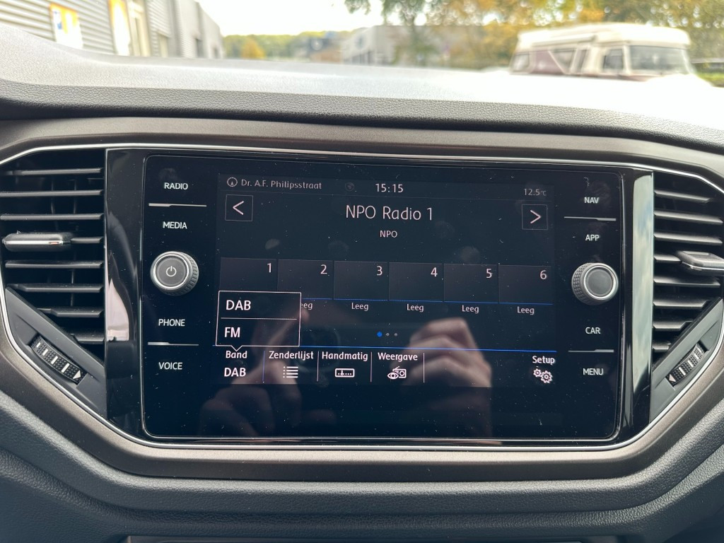 Volkswagen T-roc 1.0 tsi style 1e eigenaar carplay dab+ pdc v+a