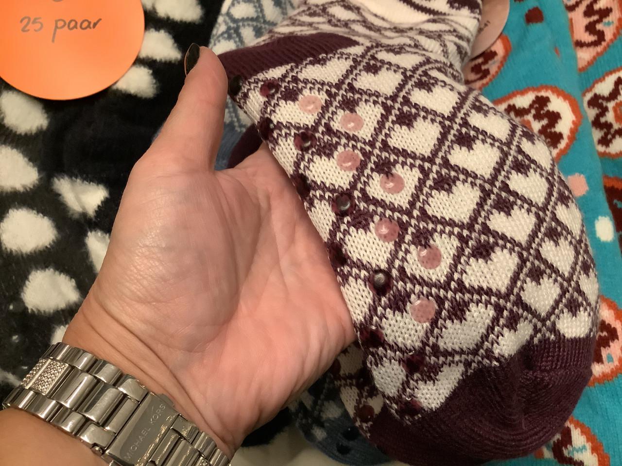 Partij leuke fluffy huissokken. ( partij 232)