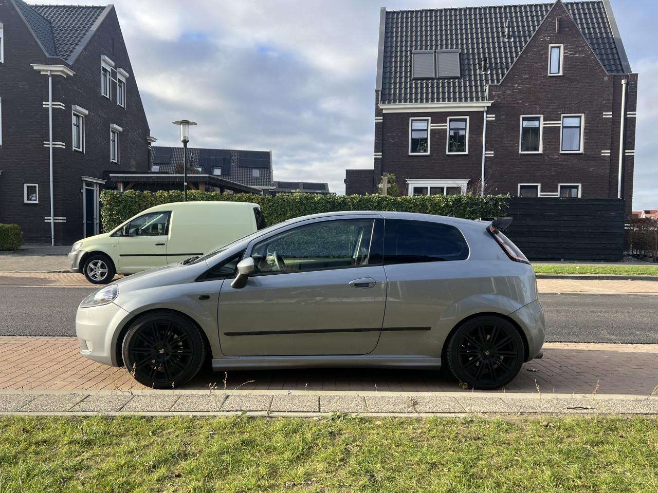 Fiat Grande Punto 1.4 16V T-jet 3DR grijs