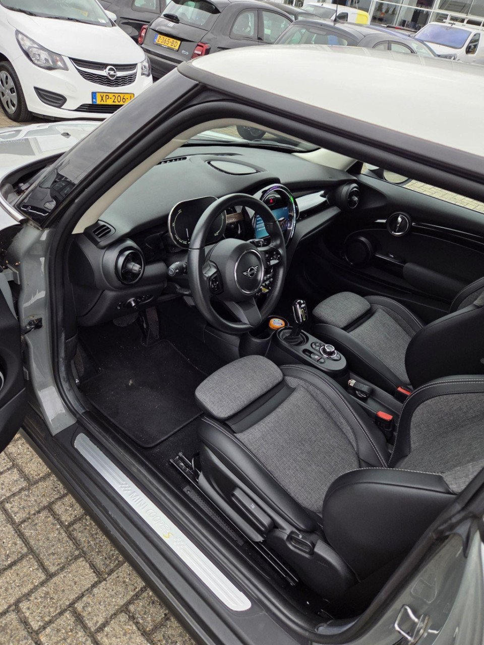 Mini Electric mini business edition 33 kwh | apple carplay & android auto |