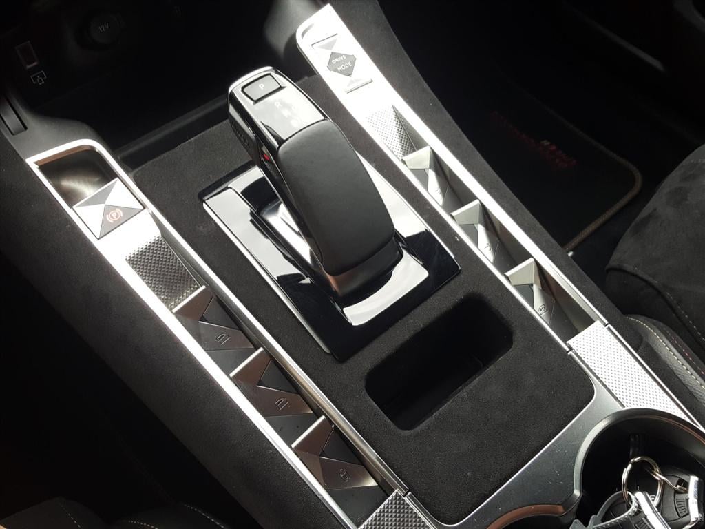 Ds Ds 7 1.6 e-tense hybride 300pk 4x4 automaat(t8) performance line+|navi|b