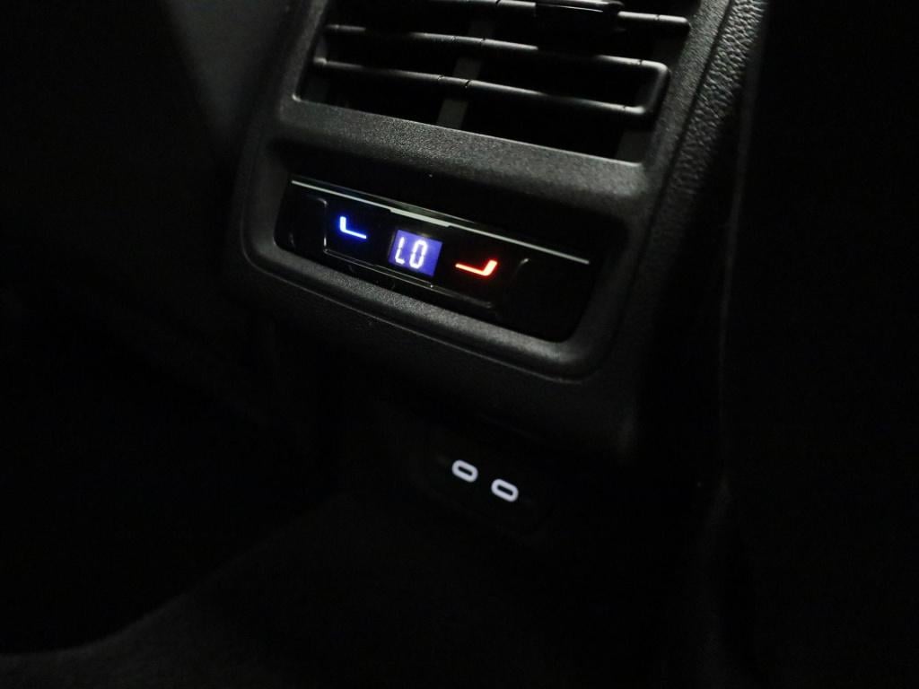 Volkswagen Golf 1.0 etsi life | automaat | panorama dak | virtual cockpit |