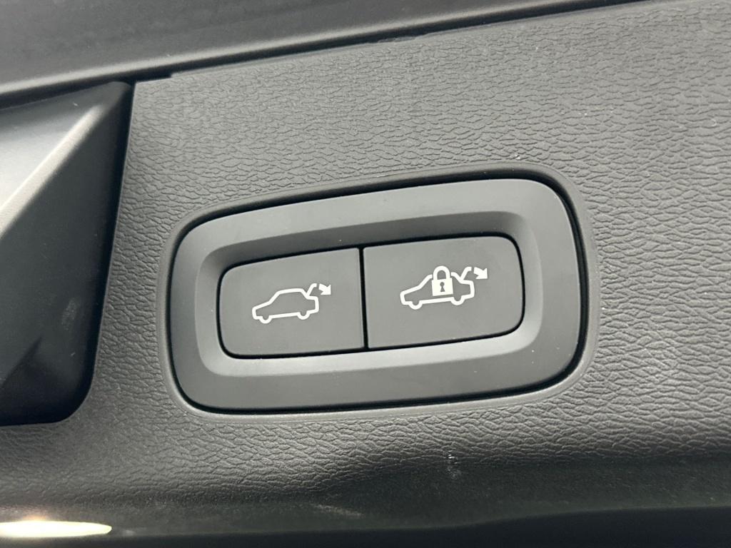 Volvo XC60 t6 398pk recharge ultra dark| adap.cruise| 360camera| pano