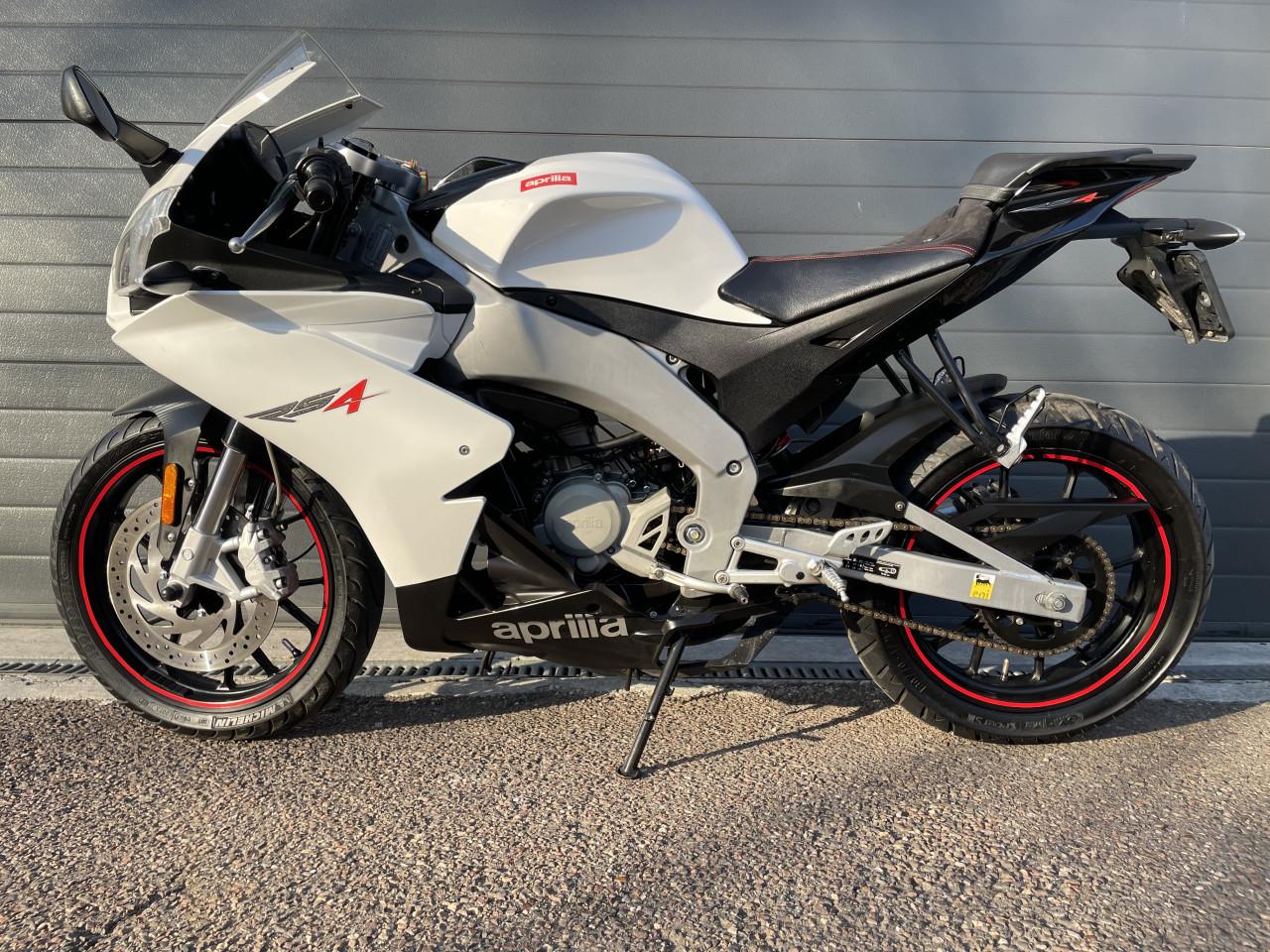 Aprilia RS4 50 schakelbrommer