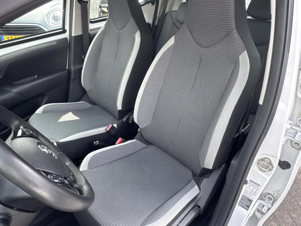 Toyota Aygo 1.0 vvt-i x-play carplay/cruise/camera