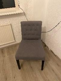 Te koop: stoffen stoel en stoffen zitkruk (alleen samen)