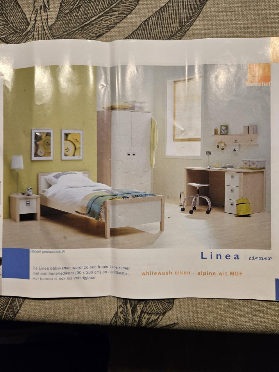 Vroomshoop Linea, commode, wandplank en kast.