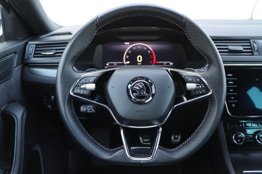 Skoda Superb combi 1.4 tsi iv sportline business 218pk dsg6 | soh 94,3% |