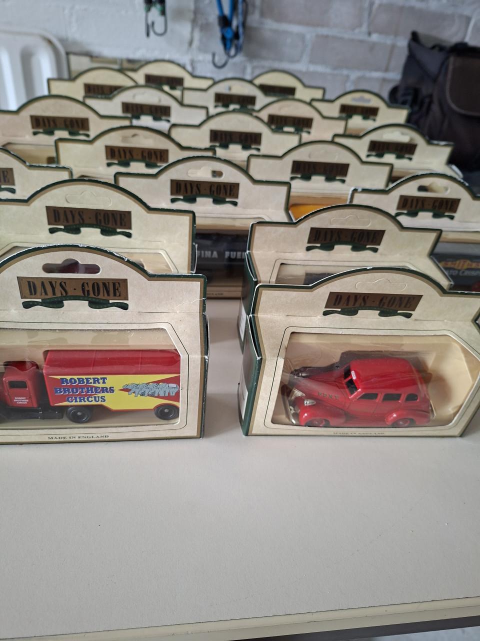 Speciale verzameling miniatuur auto's DAYS GONE