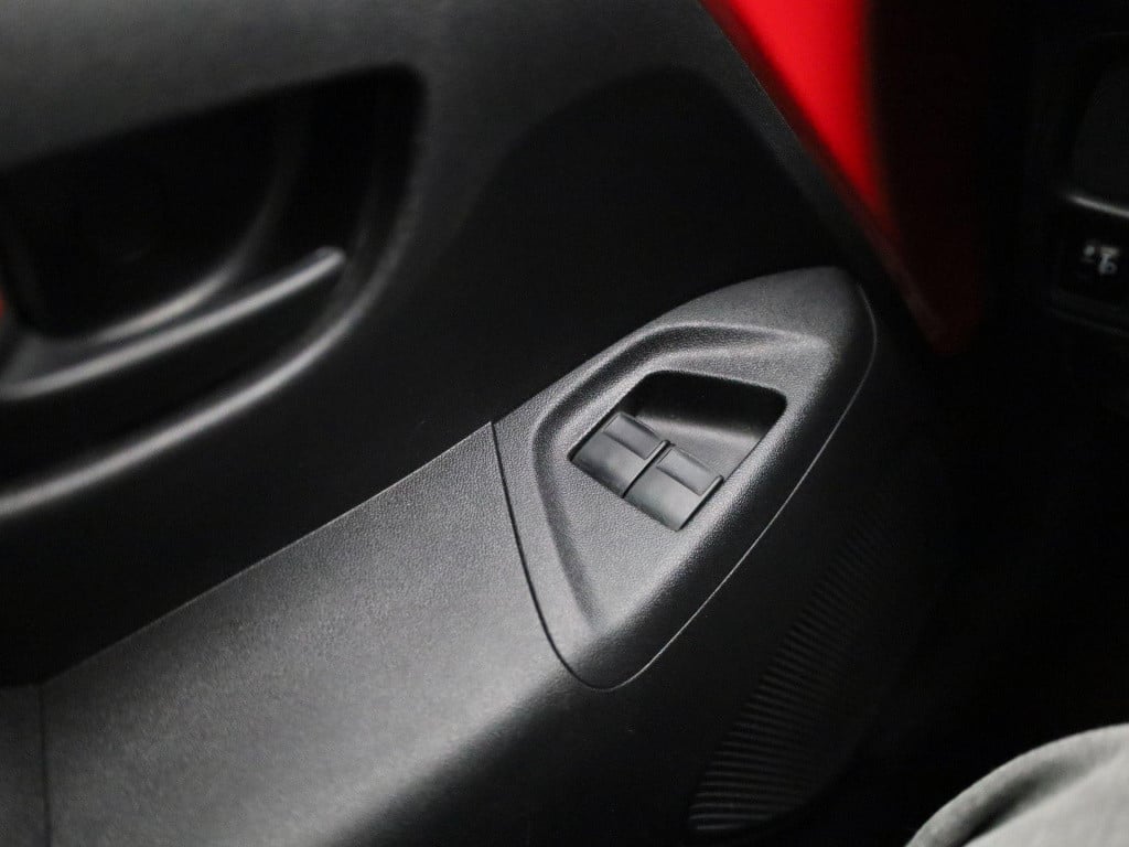 Peugeot 108 1.0 e-vti active | automaat | airco | elektrische ramen | mistl