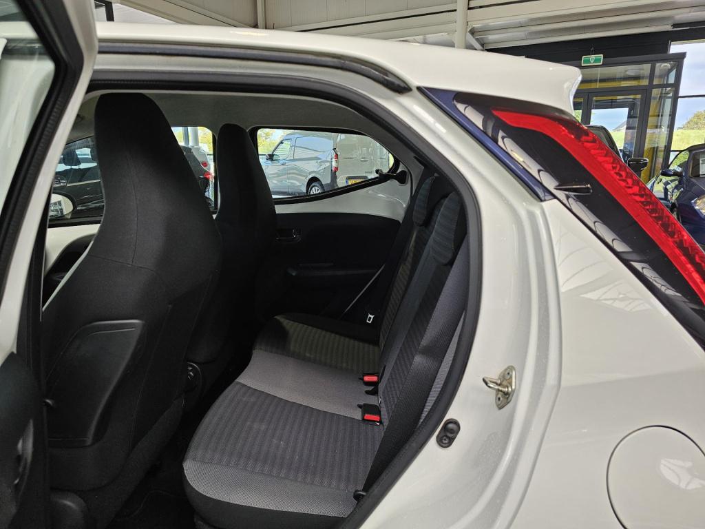 Toyota Aygo 1.0 vvt-i x-play limited