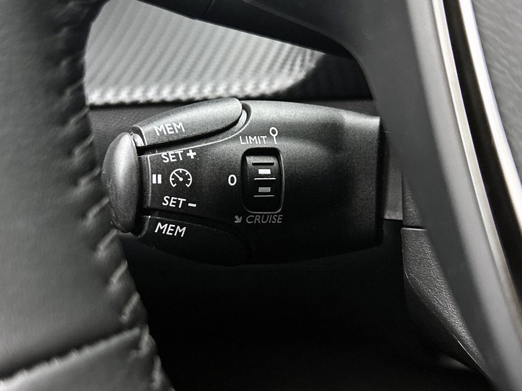 Peugeot 208 100 pk allure pack | rijklaar | keyless entry | camera | stoelv