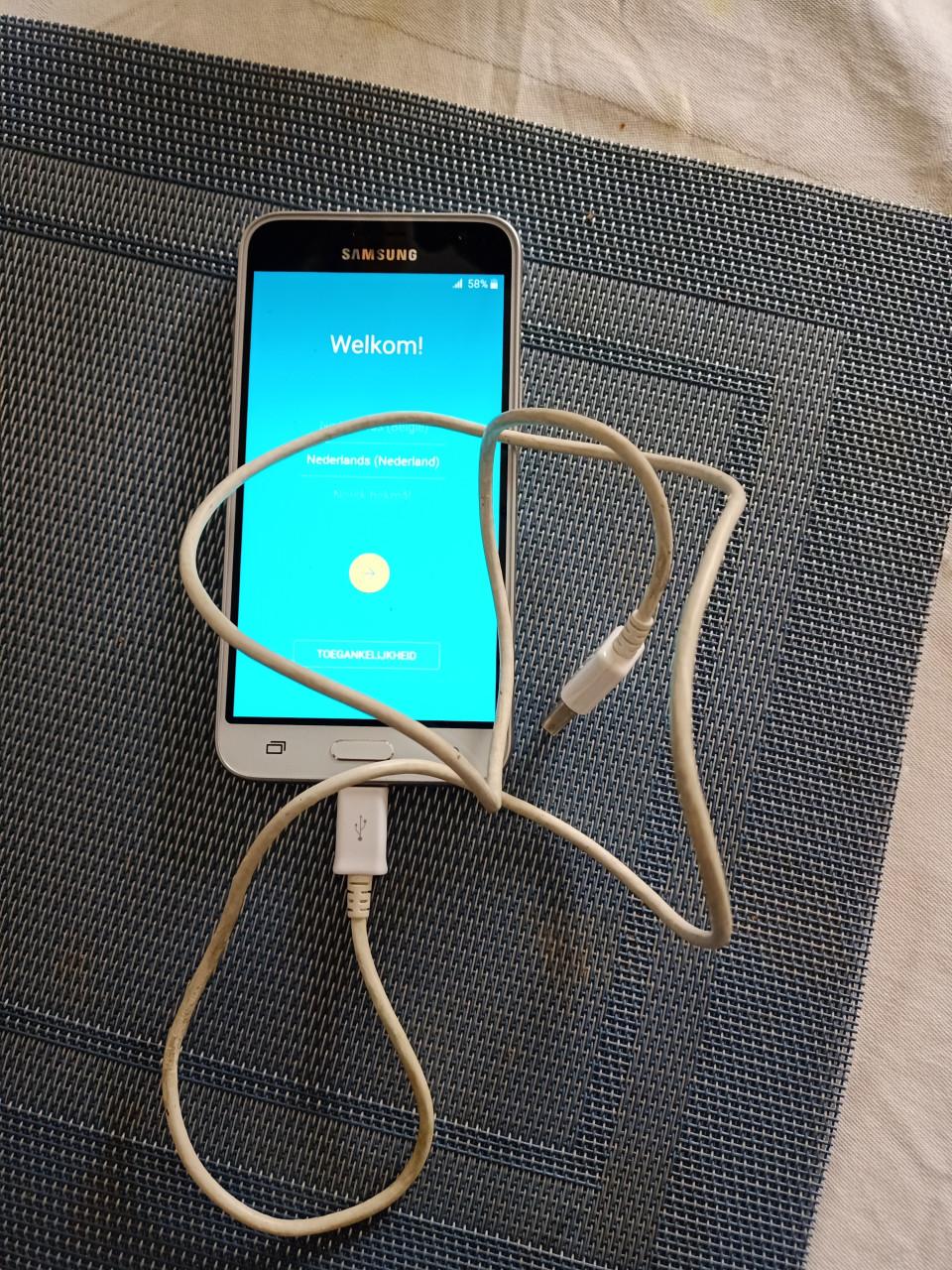 Te koop samsung galaxy j3'6