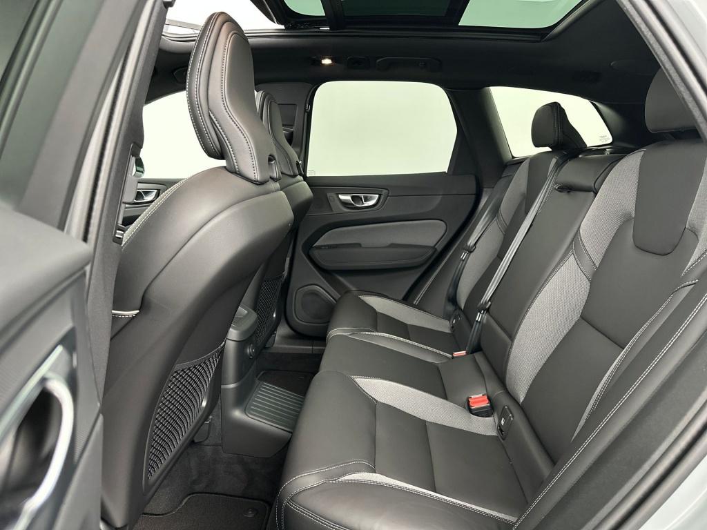 Volvo XC60 t6 398pk recharge ultra black edition| pano| 360camera| h&k soun