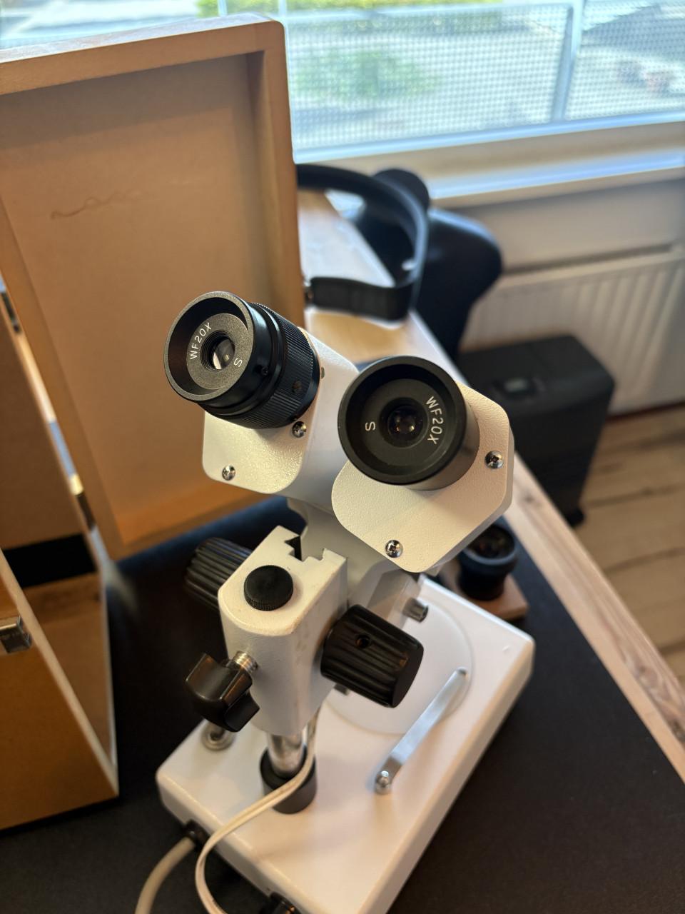 Novex microscoop met extra lenzen en opbergdoos