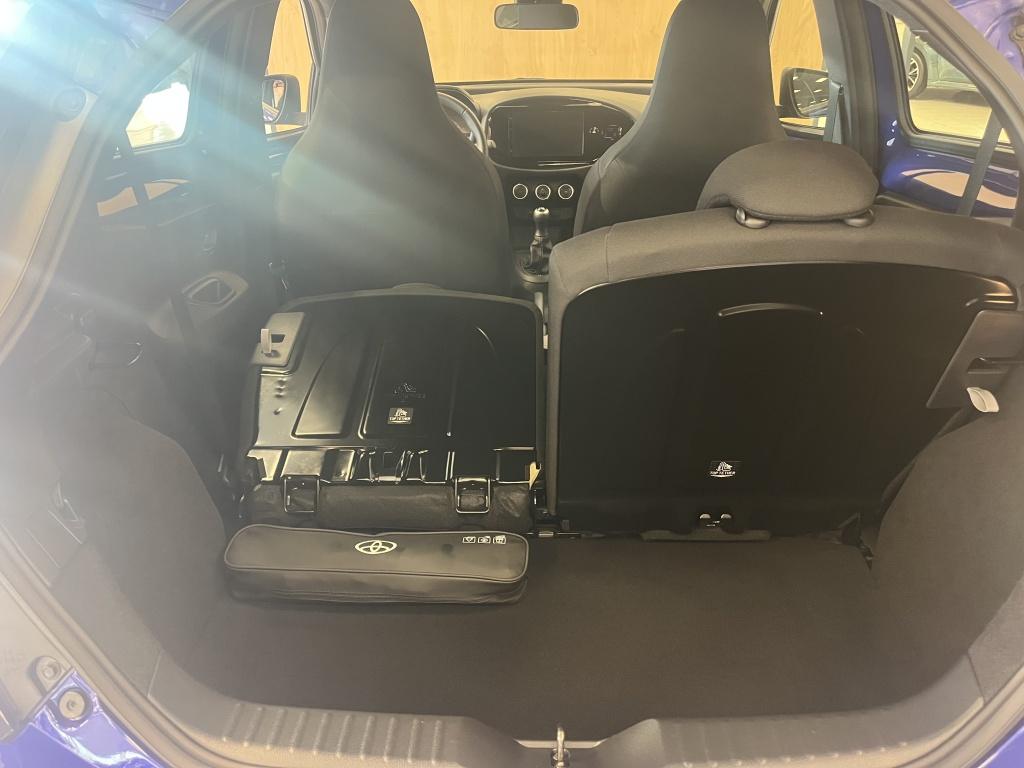 Toyota Aygo X 1.0 vvt-i mt play