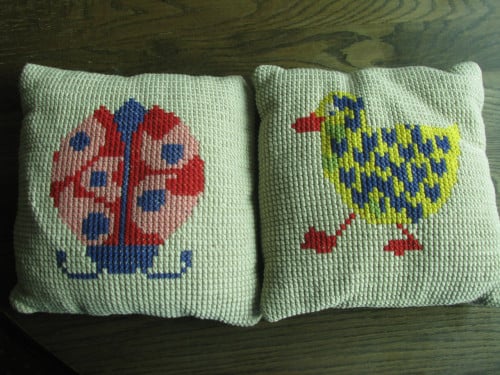 3 Kleine kussentjes.