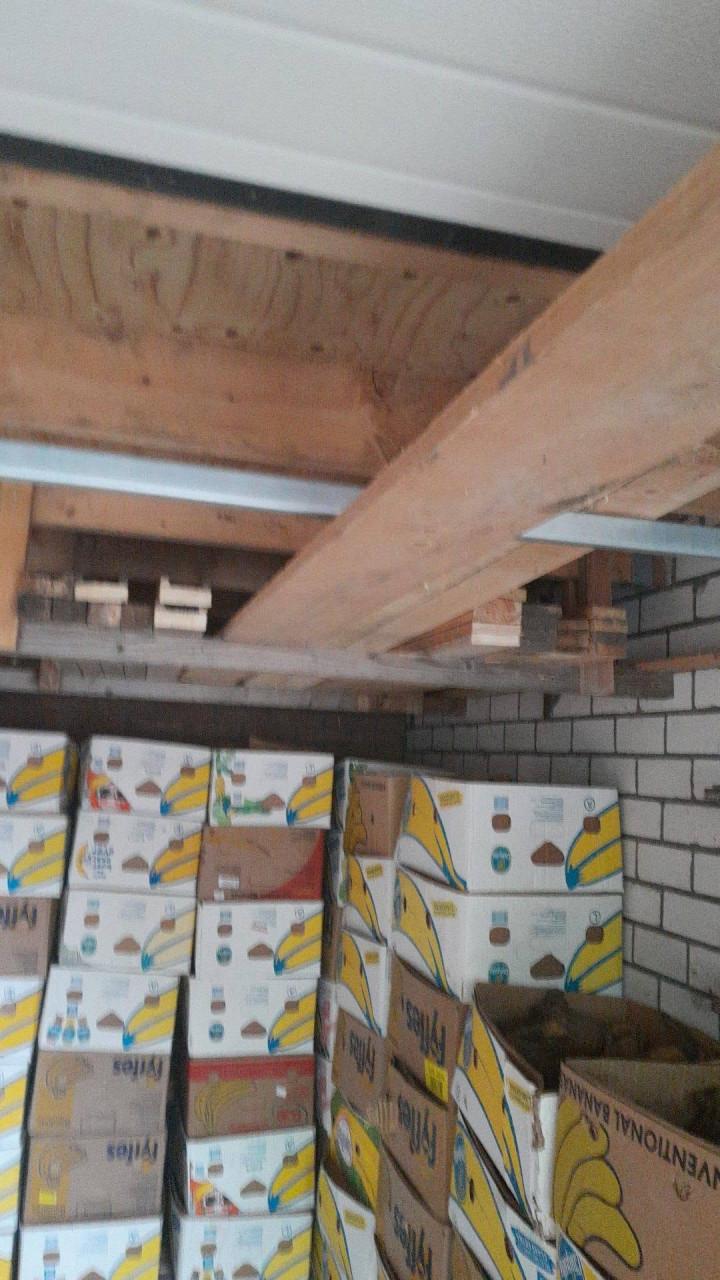 Diverse planken van paletten en kepers.