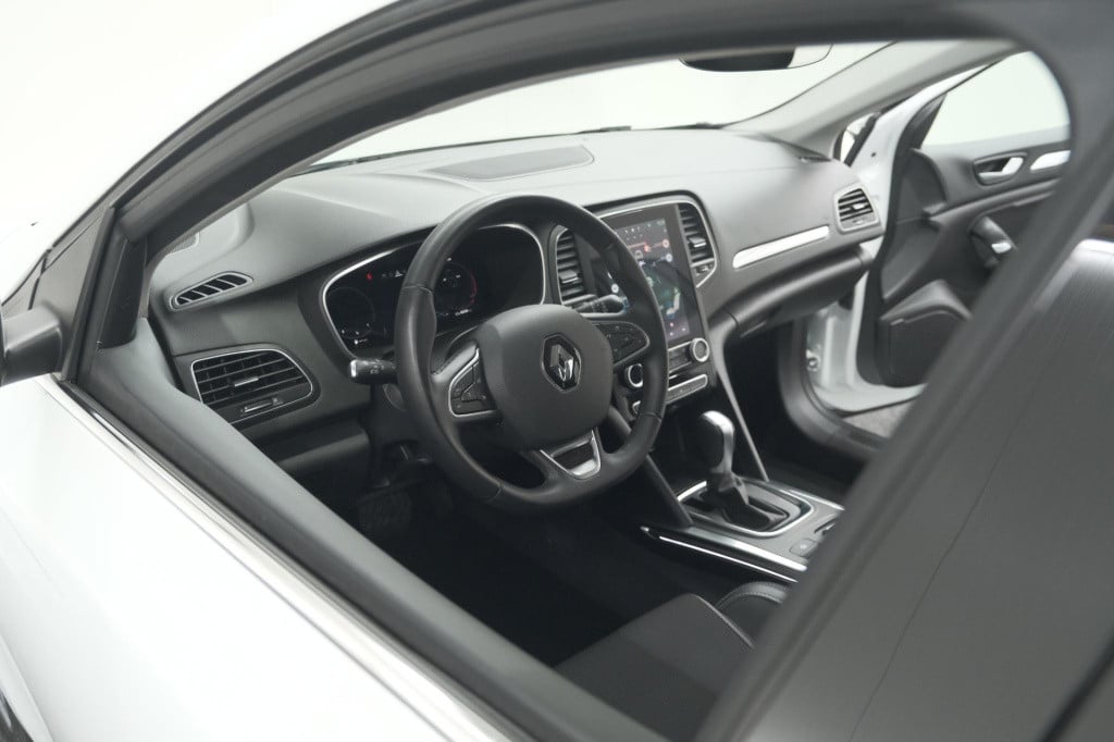 Renault Megane tce 140 edc techno | trekhaak | camera | navigatie | 9.3 inc