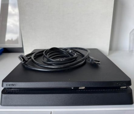 PlayStation 4 1TB slim