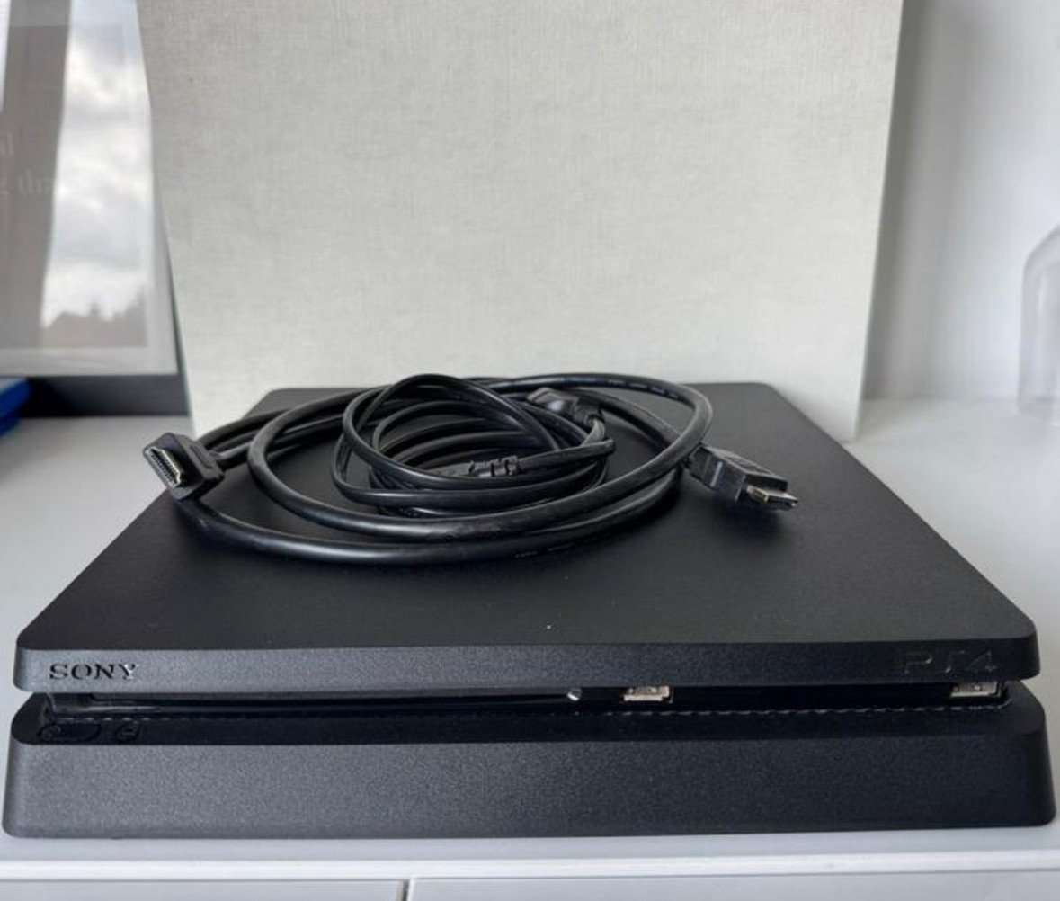 PlayStation 4 1TB slim