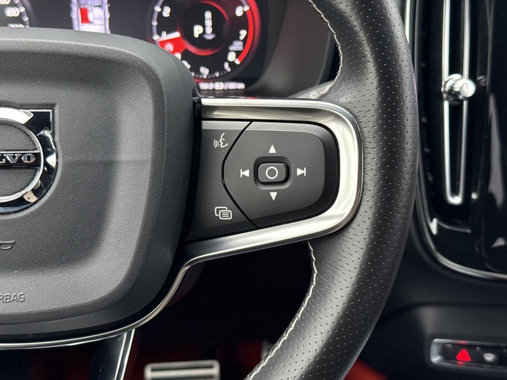 Volvo XC40 1.5 t3 r-design | nl-auto | btw | pano | parel lak | stoelverw.