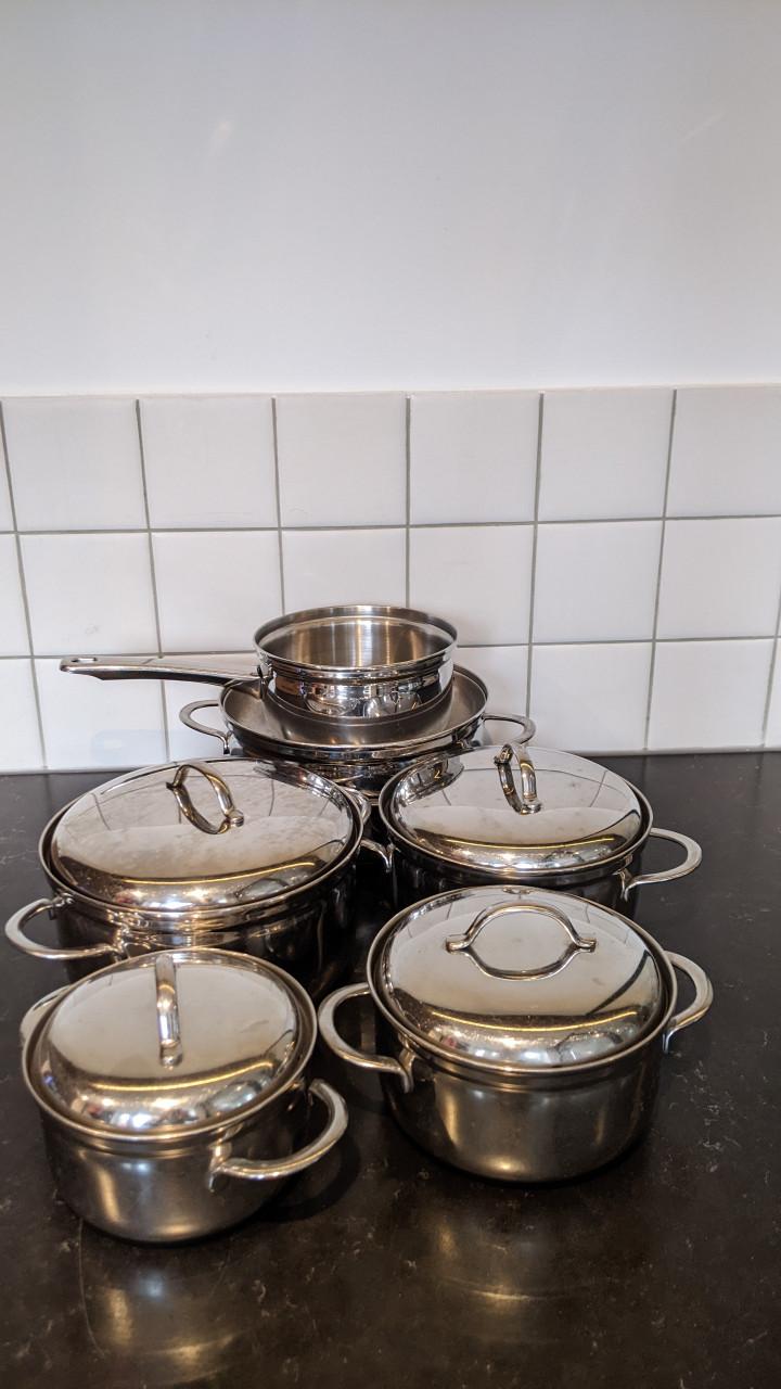 Complete pannenset. RVS