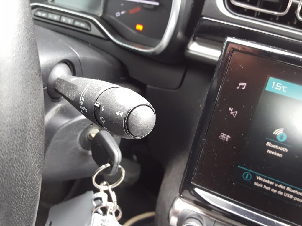 Citroen C3 shine 1.2 pt-110pk automaat navigatie via apple carplay & androi
