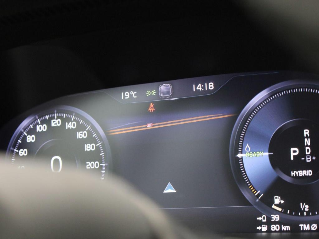 Volvo XC40 1.5 t5 recharge inscription expression | automaat | apple carpla