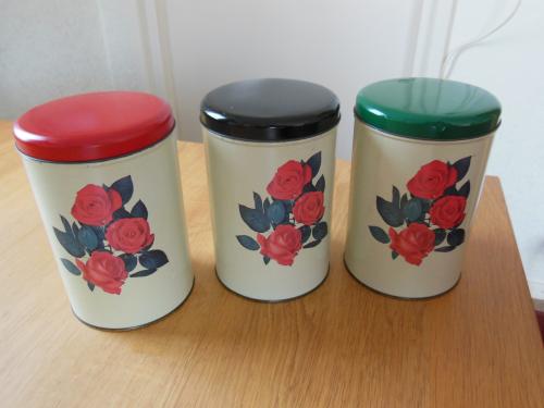 Mooie vintage voorraadbussen