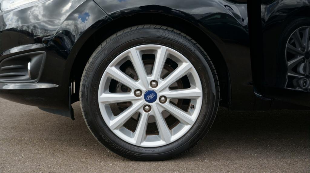 Ford Fiesta 1.0 titanium rijklaar incl garantie