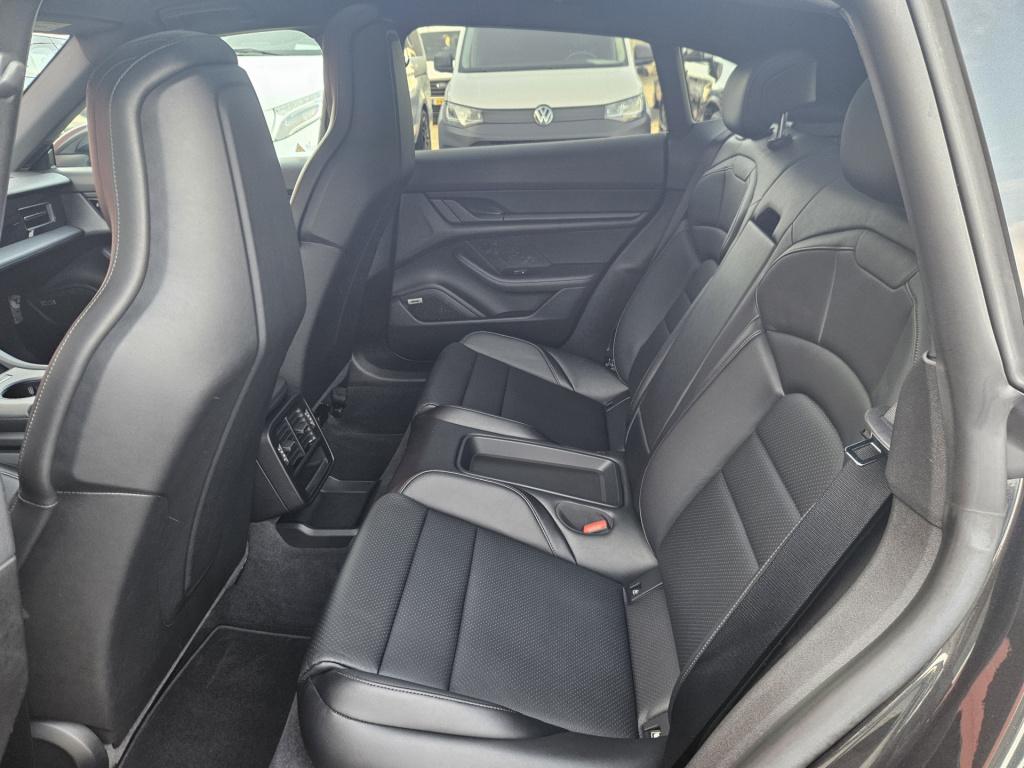 Porsche Taycan cross turismo 4 93 kwh | pano | dealer onderh.
