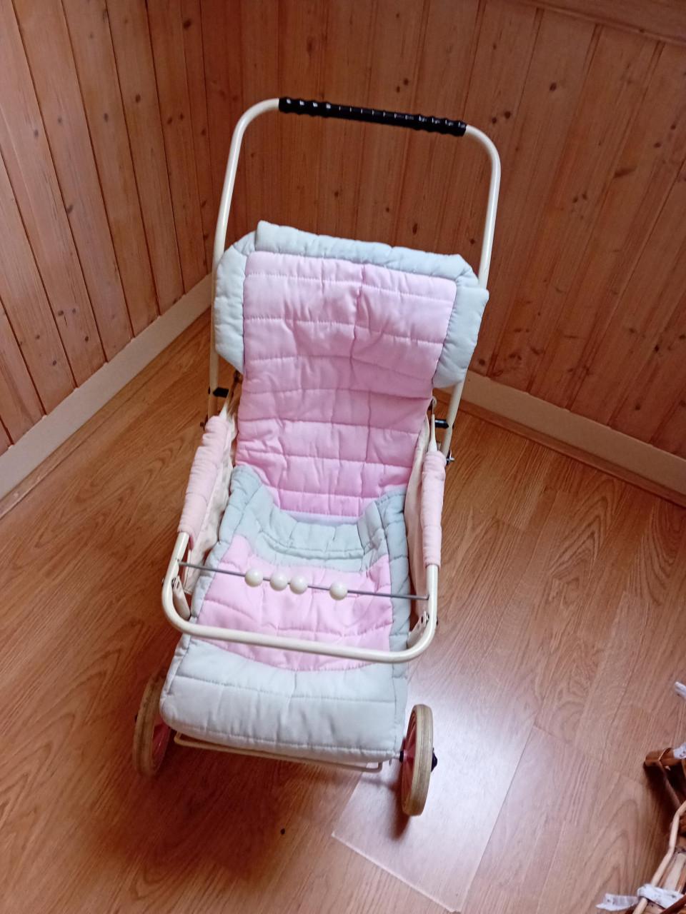 Poppenkinderwagen en poppen wandelwagen