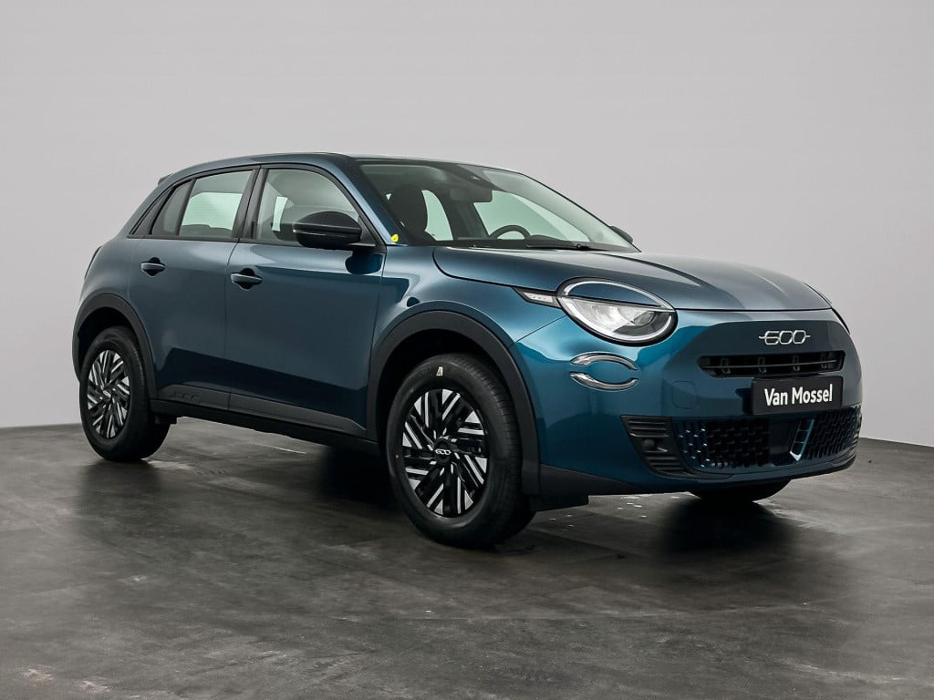Fiat 600 1.2 hybrid urban | apple & android carplay | parkeersensoren | led
