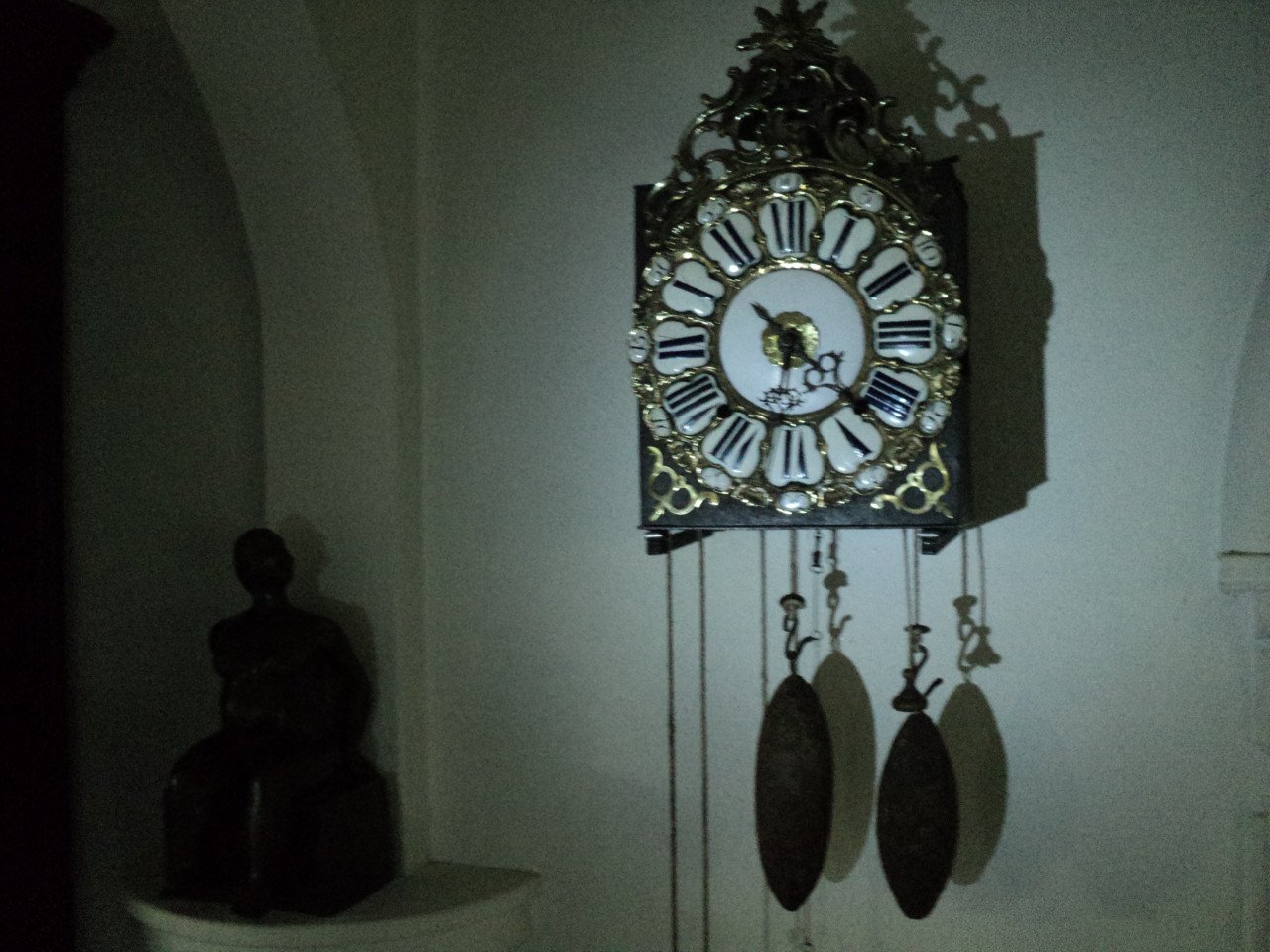 Schitterend klein antieke CARTOUCHE comtoise klokje 1740