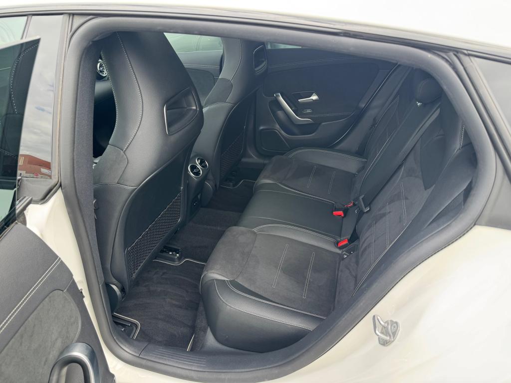Mercedes-Benz Cla shooting brake 250 e business solution amg night-pakket a