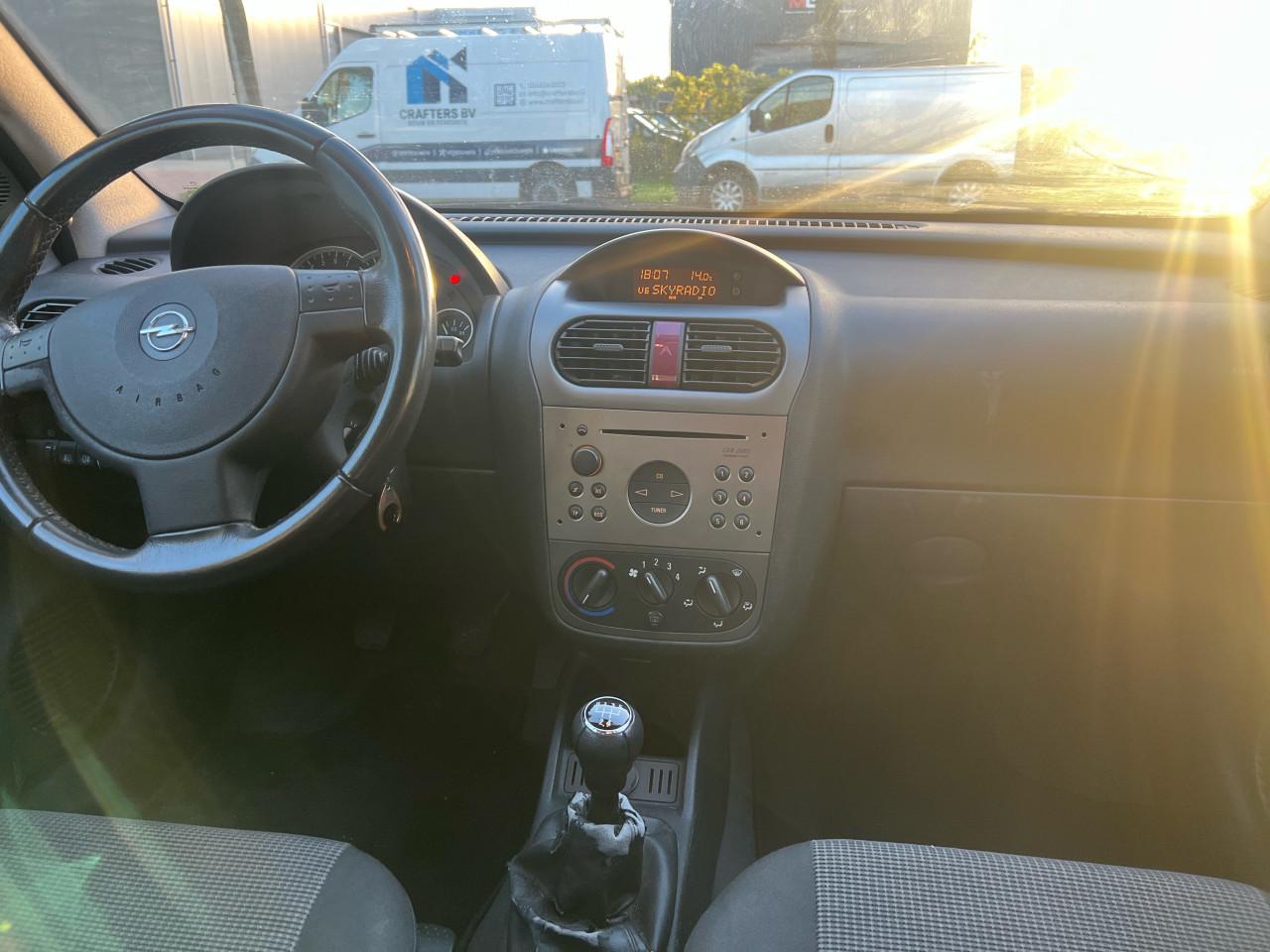 Opel Corsa 1.4-16V Cosmo 137.502KM Jaar Apk