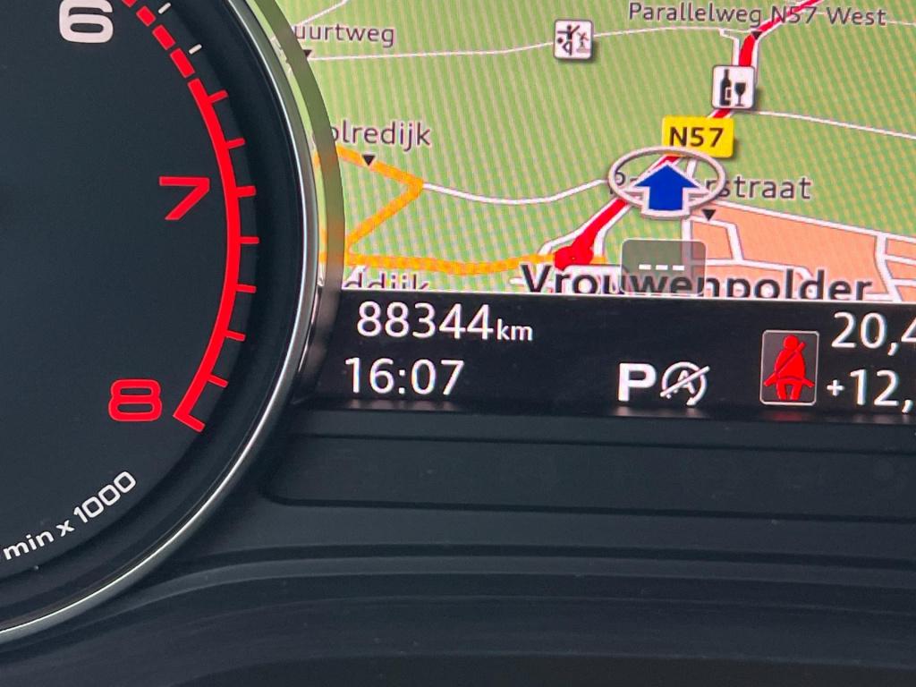 Audi A4 avant 35 tfsi m-hev sport s line black edition, standkachel, wegkla