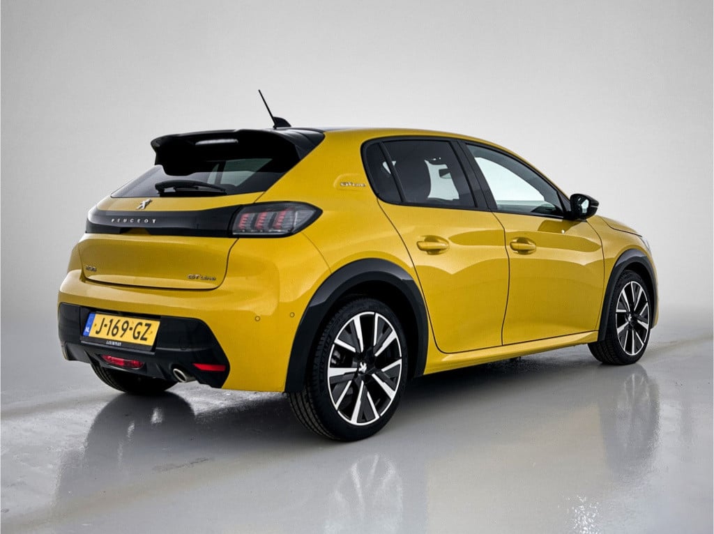 Peugeot 208 100 pk automaat gt-line stoelverwarming | navi | keyless entry