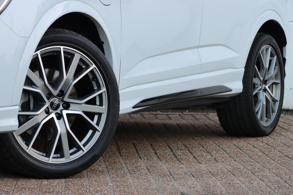 Audi Q3 sportback 45 tfsi e s edition 245pk s-tronic | soh 97,8% |
