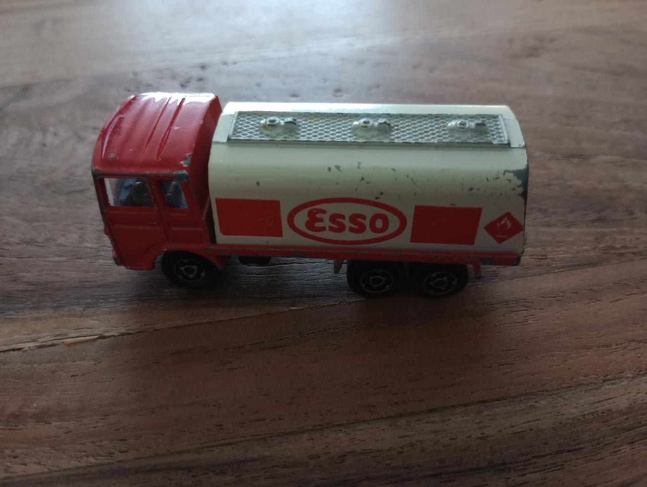 Majorette Saviem Esso Tankwagen 1/100