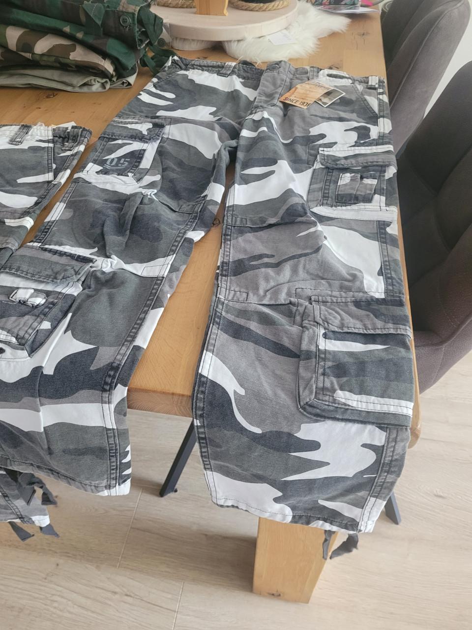 Kinderbroeken korte en lange !!