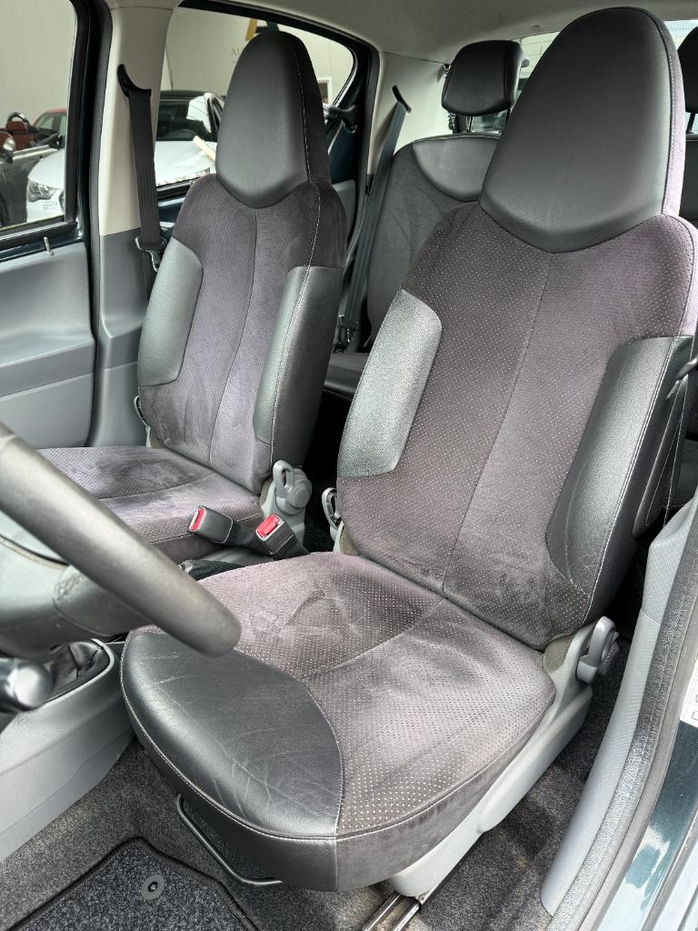 Toyota Aygo 1.0-12v aspiration green navigator