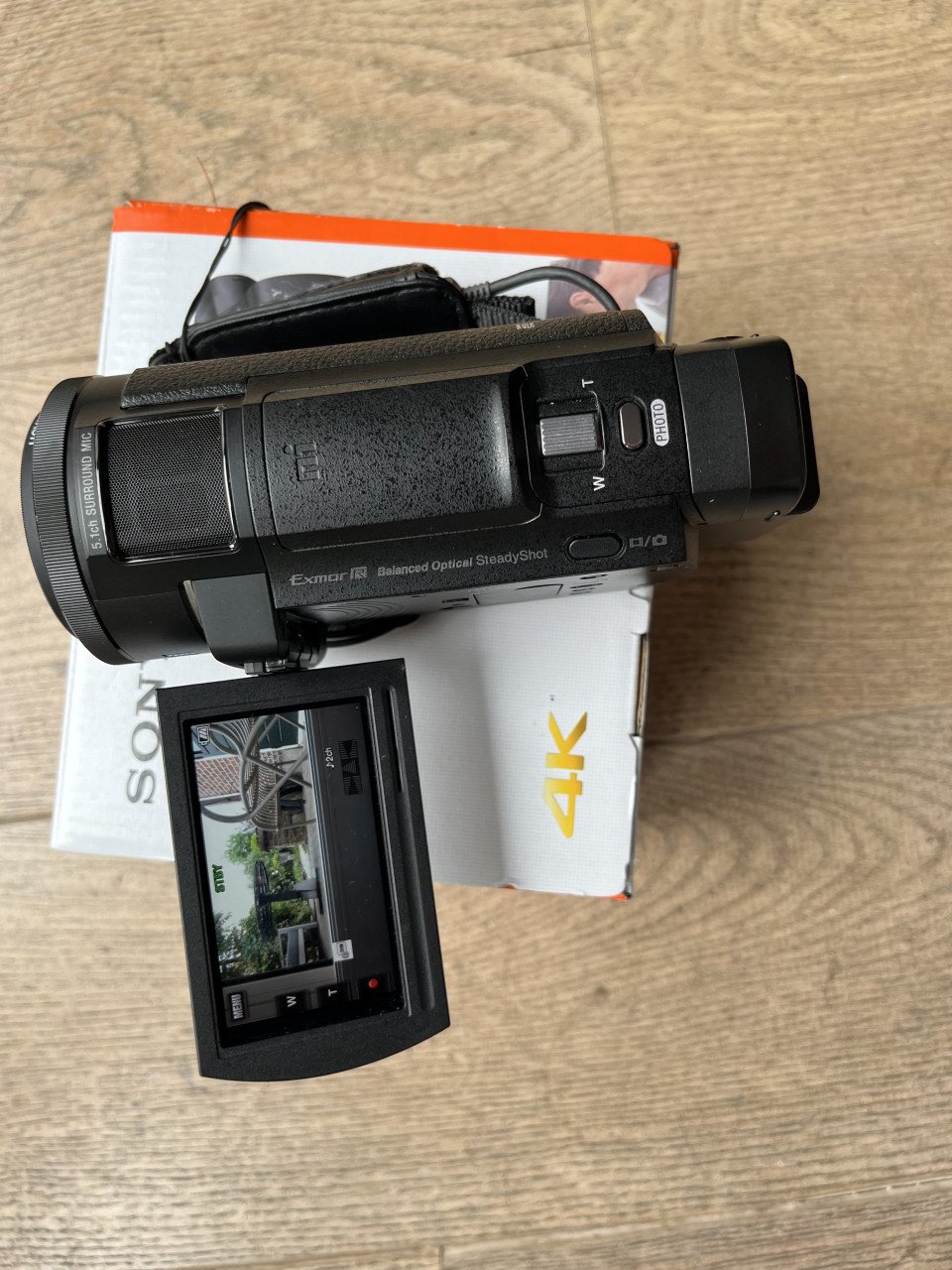 Sony handycam 4K FDR AX33