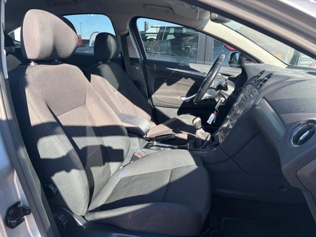 Ford Mondeo 2.0 16v 107kw 5d titanium, trekhaak